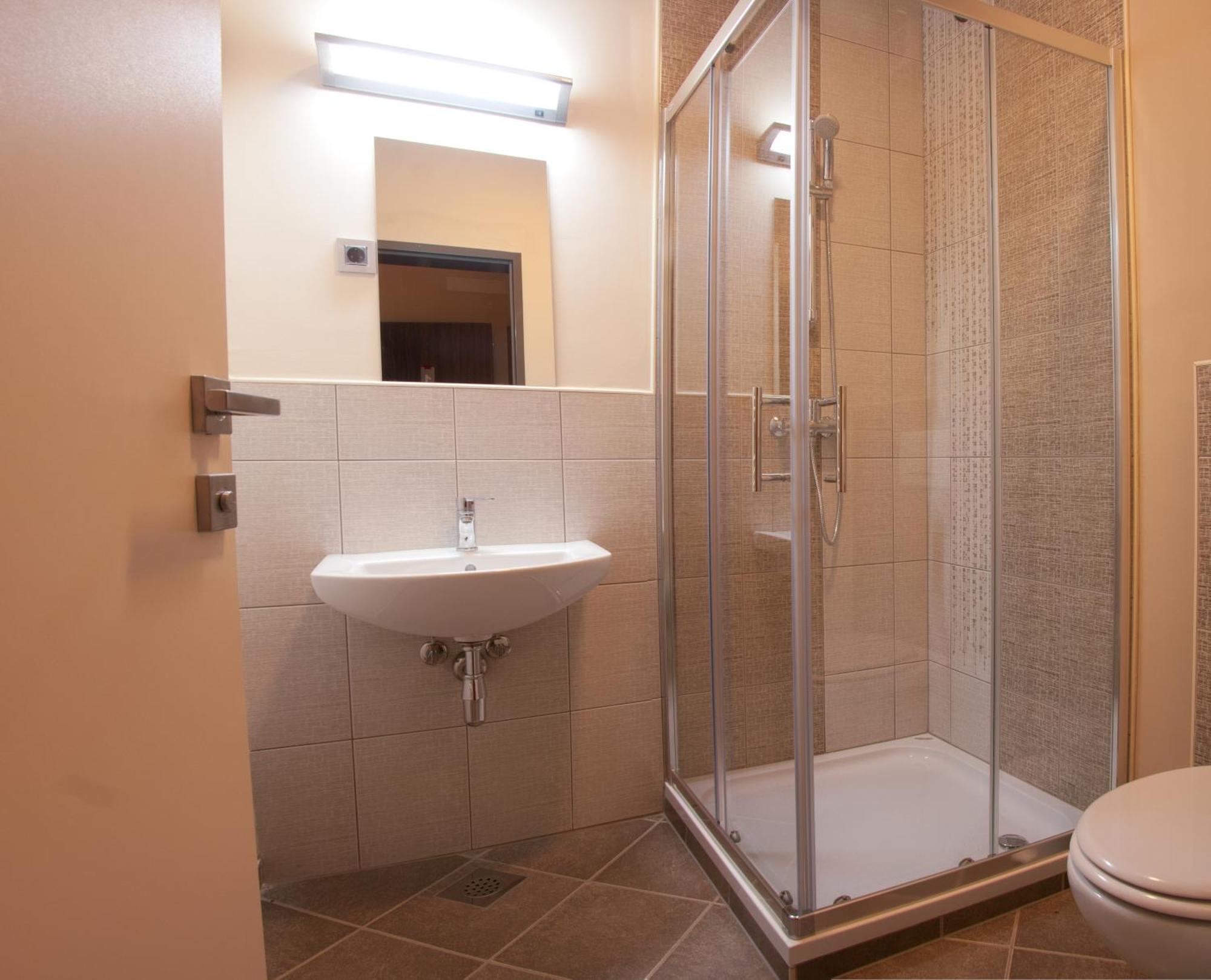Hostel Plus Caffe Petrovče Dış mekan fotoğraf